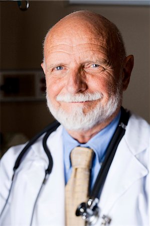 simsearch:640-03261804,k - Close up of doctor Stock Photo - Premium Royalty-Free, Code: 640-03261402