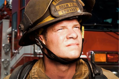 simsearch:640-03262146,k - Portrait of a firefighter Stock Photo - Premium Royalty-Free, Code: 640-03262170