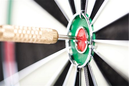 darts and target - Abstract dart fly Stock Photo - Premium Royalty-Free, Code: 640-03262500