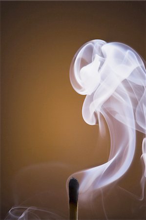Smoking matchstick Stock Photo - Premium Royalty-Free, Code: 640-03262772