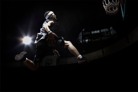 panier de basket-ball - Basketteur tir basket en hoop Photographie de stock - Premium Libres de Droits, Code: 642-01735974
