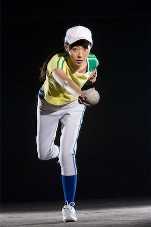 full body cast - une joueuse de softball féminin Photographie de stock - Premium Libres de Droits, Code: 642-02005767