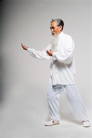 an old man doing Taiji Stock Photo - Premium Royalty-Free, Code: 642-02006476