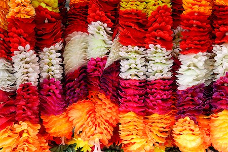 simsearch:655-01781361,k - Brightly coloured flower garlands Fotografie stock - Premium Royalty-Free, Codice: 655-01781326