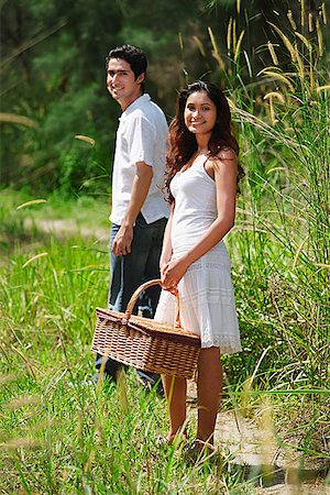 pakistani ethnicity (male) - Young couple going for a picnic Foto de stock - Sin royalties Premium, Código: 655-01781479