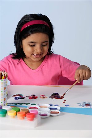 simsearch:655-02883054,k - Little girl painting Foto de stock - Royalty Free Premium, Número: 655-02883028