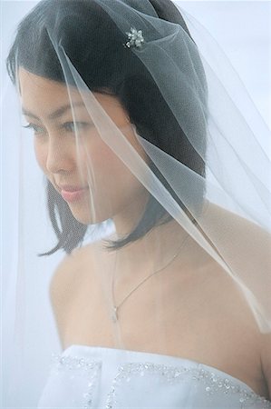 einzelgänger (männlich und weiblich) - Eine Braut mit einem Schleier Stockbilder - Premium RF Lizenzfrei, Bildnummer: 656-01766575