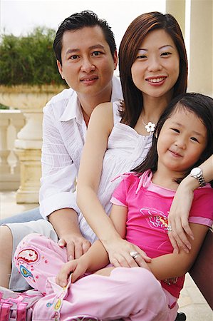 simsearch:656-01768177,k - Family with one child, portrait Stock Photo - Premium Royalty-Free, Code: 656-01769465