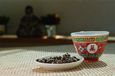 simsearch:656-03076253,k - Still life with Chinese teacup and plate Stock Photo - Premium Royalty-Free, Code: 656-01772620