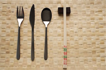 fork, knife, spoon and chopstick dinner setting Foto de stock - Sin royalties Premium, Código: 656-02702842