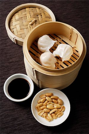 dim sum - still life of dim sum with bamboo steamer Foto de stock - Sin royalties Premium, Código: 656-03076262