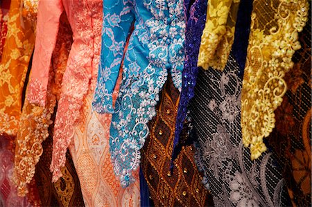 Gros plan d'un kebaya baju, des costumes traditionnels malais pour femme. Photographie de stock - Premium Libres de Droits, Code: 656-03240979