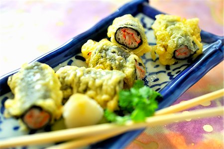 simsearch:659-06902610,k - Maki with surimi in tempura batter Foto de stock - Royalty Free Premium, Número: 659-06154178