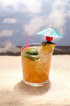 single drink - Mai Tai on the Beach Stock Photo - Premium Royalty-Free, Code: 659-06154187