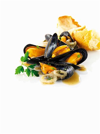 Mussels and white bread Stock Photo - Premium Royalty-Free, Code: 659-06154288