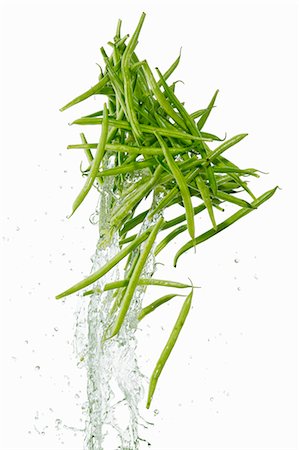 Green beans being washed Foto de stock - Sin royalties Premium, Código: 659-06154325