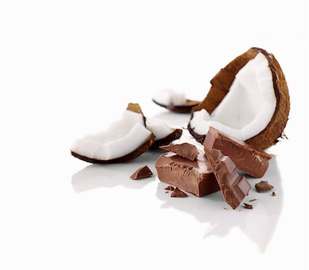 Coconut and chocolate chunks Stock Photo - Premium Royalty-Free, Code: 659-06154456