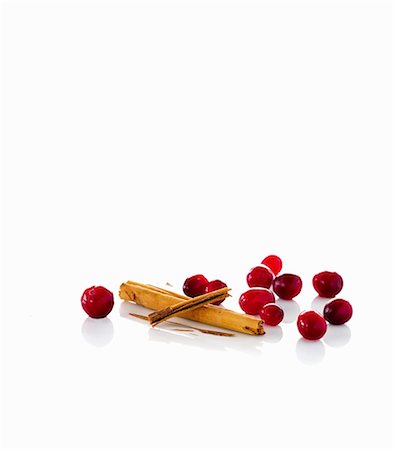 Cranberries and cinnamon sticks Stock Photo - Premium Royalty-Free, Code: 659-06154558