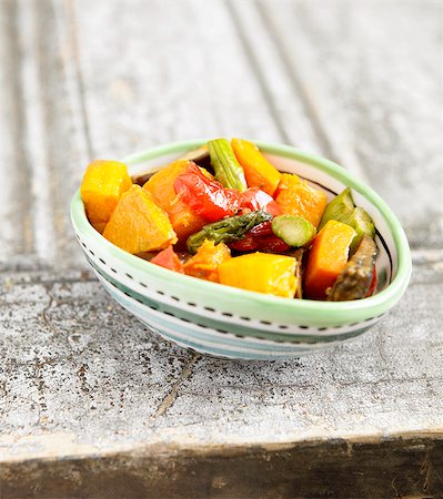 simsearch:659-06154586,k - Small Bowl of Roasted Vegetables Stock Photo - Premium Royalty-Free, Code: 659-06154586