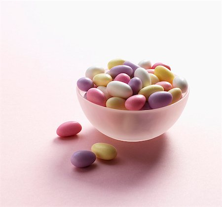 Pastel coloured sugared almonds Stock Photo - Premium Royalty-Free, Code: 659-06154889