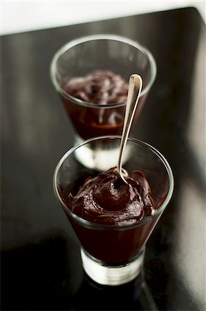 pudding - Chocolate custard in glass bowls Stock Photo - Premium Royalty-Free, Code: 659-06154960