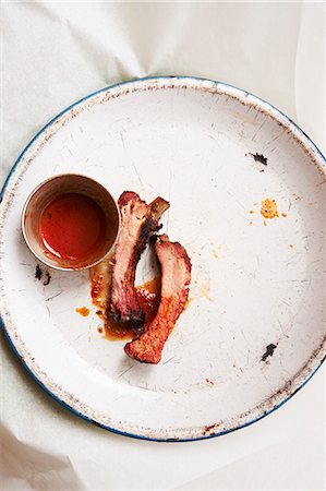 Barbecue Pork Ribs on a Plate; From Above Fotografie stock - Premium Royalty-Free, Codice: 659-06154993