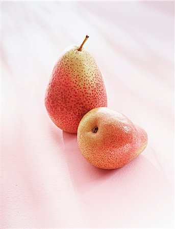 simsearch:659-06152361,k - Two Forelle pears Stock Photo - Premium Royalty-Free, Code: 659-06155050