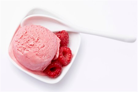 Raspberry ice cream Foto de stock - Sin royalties Premium, Código: 659-06155139