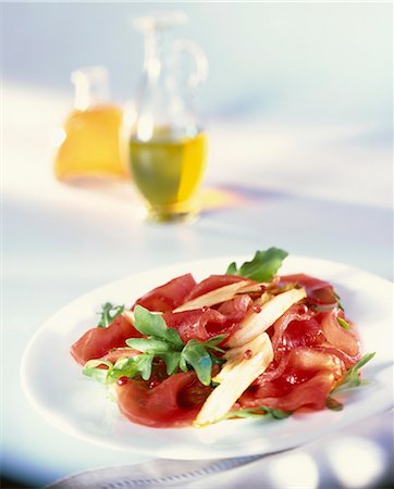 Tuna carpaccio Fotografie stock - Premium Royalty-Free, Codice: 659-06155291