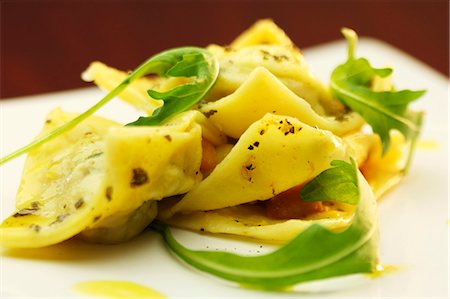 ravioli - Ravioli with rocket Foto de stock - Royalty Free Premium, Número: 659-06155333