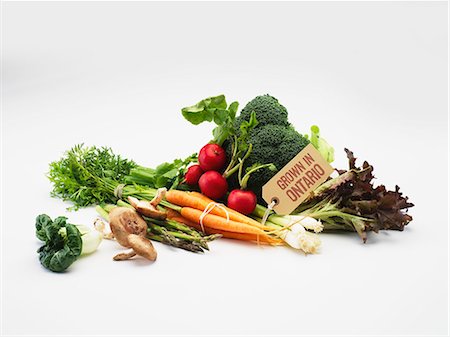Différents types de légumes et champignons avec une étiquette Photographie de stock - Premium Libres de Droits, Code: 659-06155417