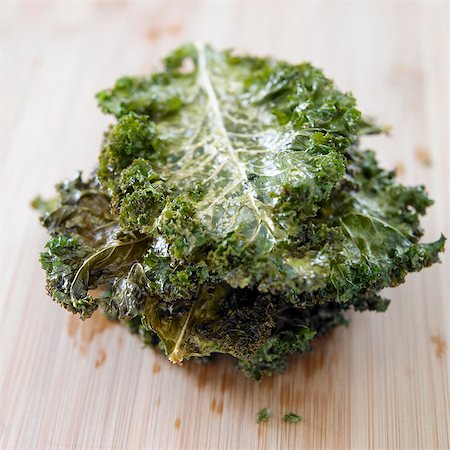 Baked Kale Chips Stock Photo - Premium Royalty-Free, Code: 659-06155448