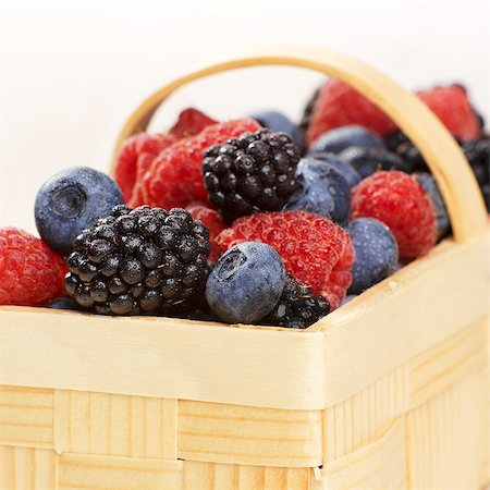A basket of various berries Stock Photo - Premium Royalty-Free, Code: 659-06155548