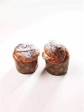 recipes paper - Brioche muffins in paper cases Foto de stock - Sin royalties Premium, Código: 659-06155725