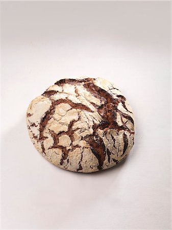 rye bread - Rye bread Foto de stock - Sin royalties Premium, Código: 659-06155738