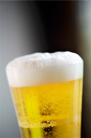 simsearch:659-03531880,k - Light beer in glass Stock Photo - Premium Royalty-Free, Code: 659-06155841