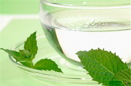 pepper mint tea - Peppermint tea in a glass cup (close up) Stock Photo - Premium Royalty-Free, Code: 659-06155957