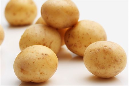 simsearch:659-07027648,k - New potatoes Foto de stock - Royalty Free Premium, Número: 659-06151101