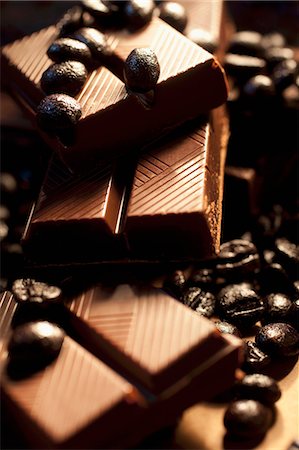 simsearch:659-06307089,k - Grains de chocolat et de café MOCCA Photographie de stock - Premium Libres de Droits, Code: 659-06151276