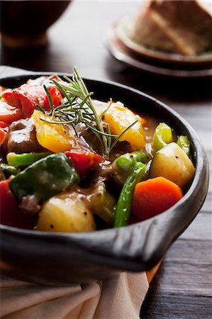 prepared - Beef and vegetable stew Stock Photo - Premium Royalty-Free, Code: 659-06151270