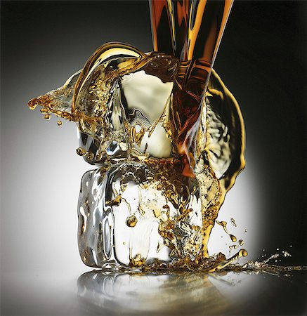 Cola being poured over ice cubes Foto de stock - Sin royalties Premium, Código: 659-06151472