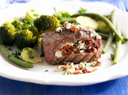 Stuffed beef medallions with feta and dried tomatoes Stock Photo - Premium Royalty-Free, Code: 659-06151503