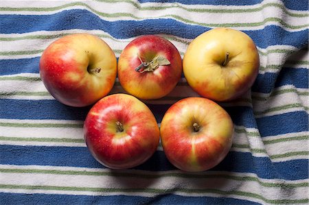 simsearch:659-07599270,k - Mitsu pommes (New Jersey, USA) Photographie de stock - Premium Libres de Droits, Code: 659-06151828
