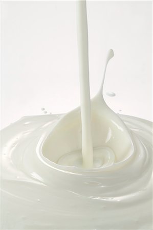 Yogourt versé Photographie de stock - Premium Libres de Droits, Code: 659-06152066