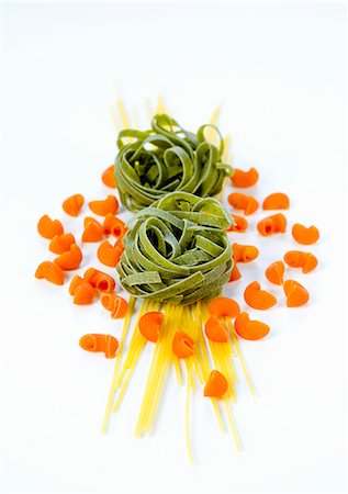 raw pasta photography - Spaghetti, green tagliatelle and pipe rigate Stock Photo - Premium Royalty-Free, Code: 659-06152398