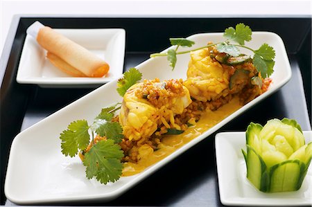 Steamed monk fish with curry sauce, jasmin rice and coriander (Asia) Foto de stock - Sin royalties Premium, Código: 659-06152588
