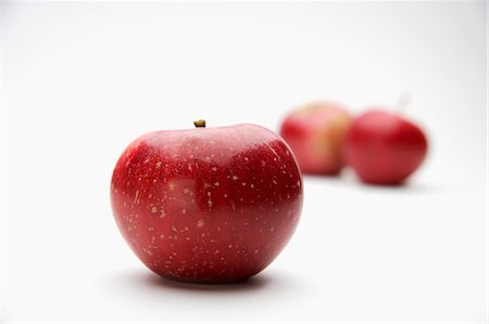 simsearch:659-06183650,k - Three red apples Stock Photo - Premium Royalty-Free, Code: 659-06152606