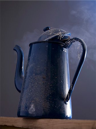 An old coffee pot steaming Fotografie stock - Premium Royalty-Free, Codice: 659-06152631