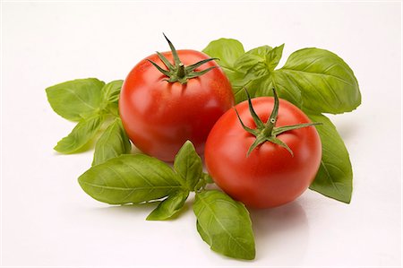 Tomatoes and basil Foto de stock - Sin royalties Premium, Código: 659-06152844