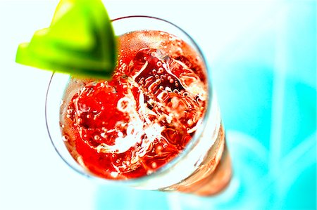 simsearch:659-08940326,k - Campari Soda Lemon Stock Photo - Premium Royalty-Free, Code: 659-06152924